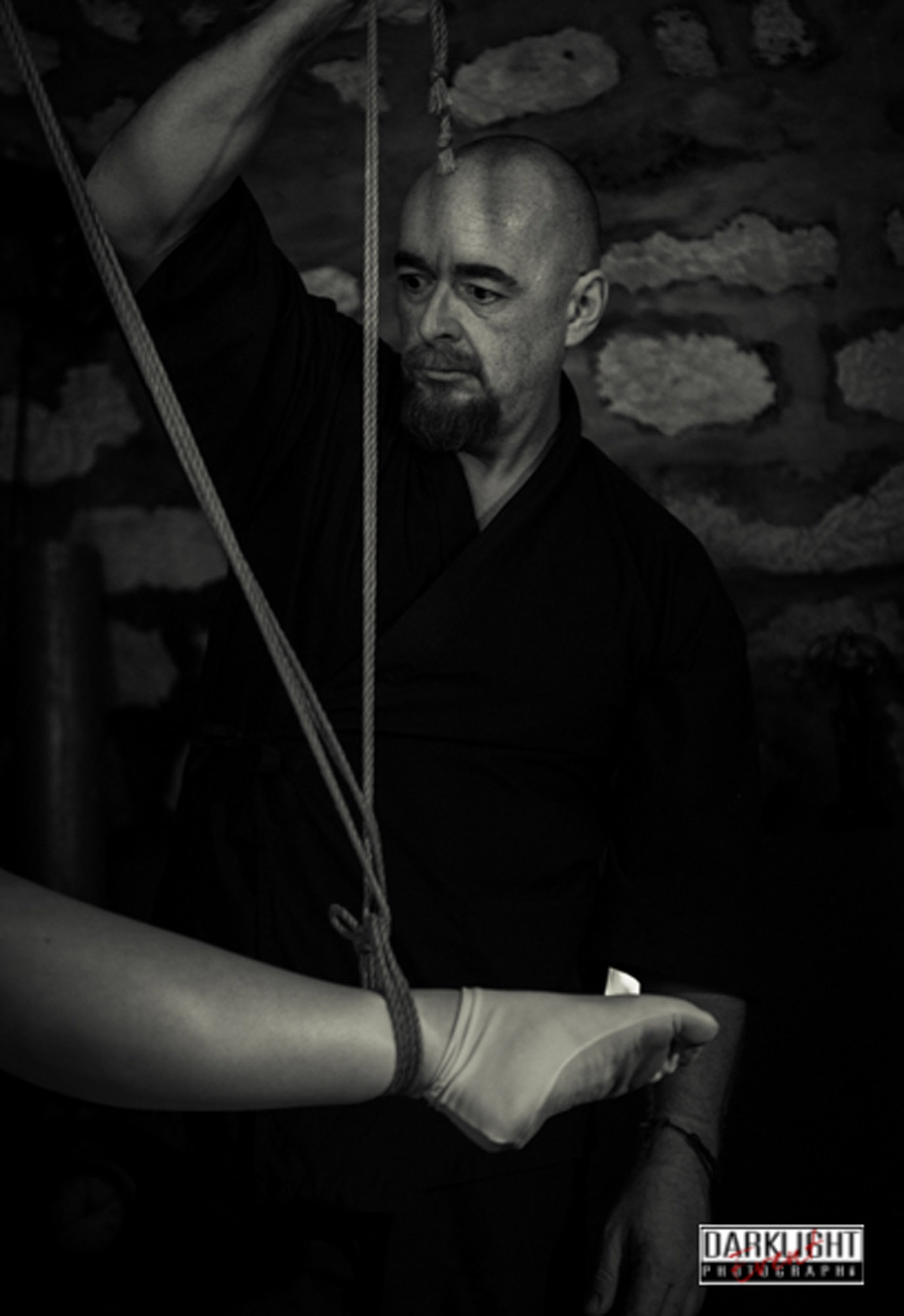 https://wykd.com/wp-content/uploads/2018/06/Kinbaku-rope-bondage-suspension-show-in-Paris-2013-061-20131124.jpg