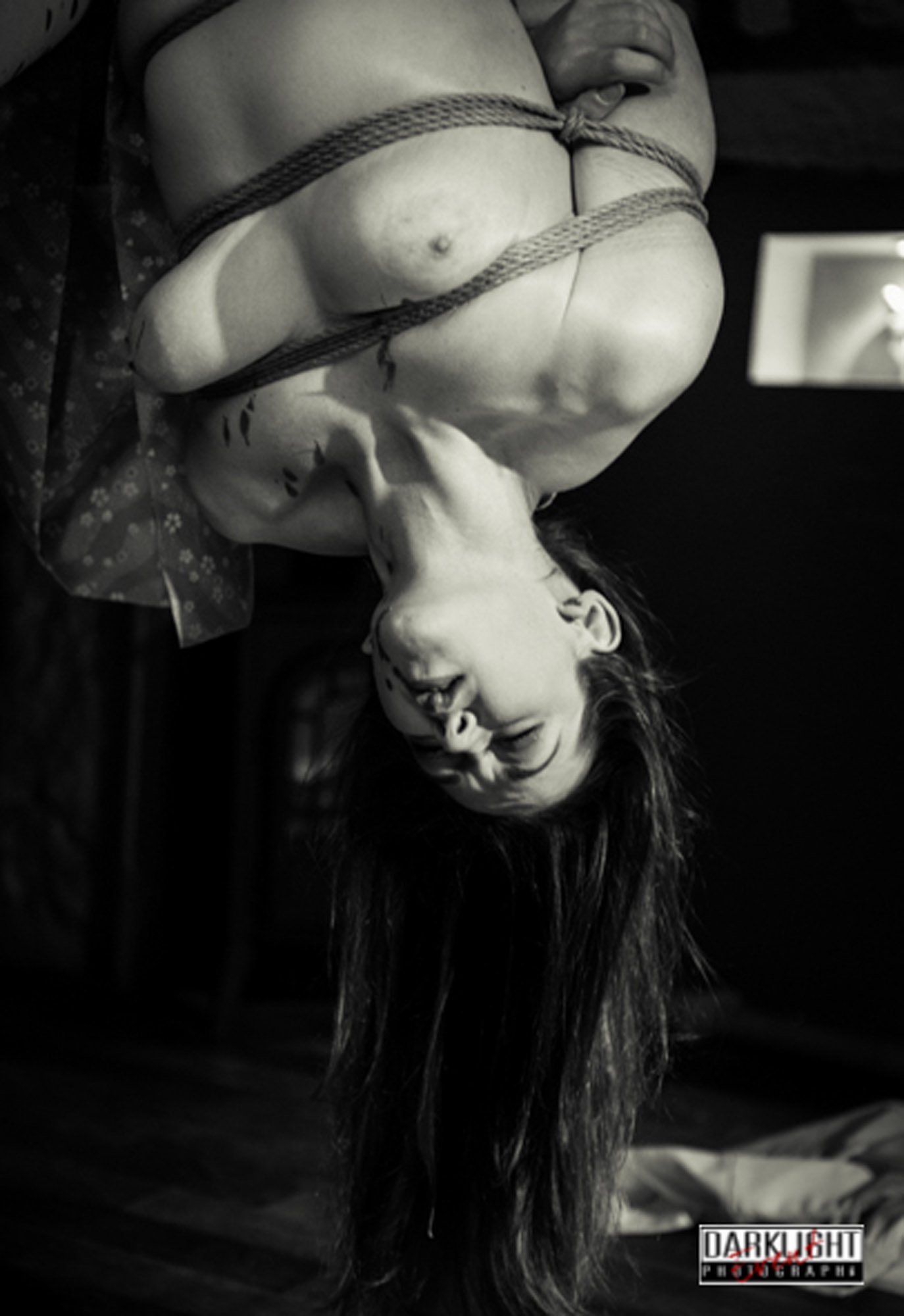 https://wykd.com/wp-content/uploads/2018/06/Kinbaku-rope-bondage-suspension-show-in-Paris-2013-130-20131124.jpg