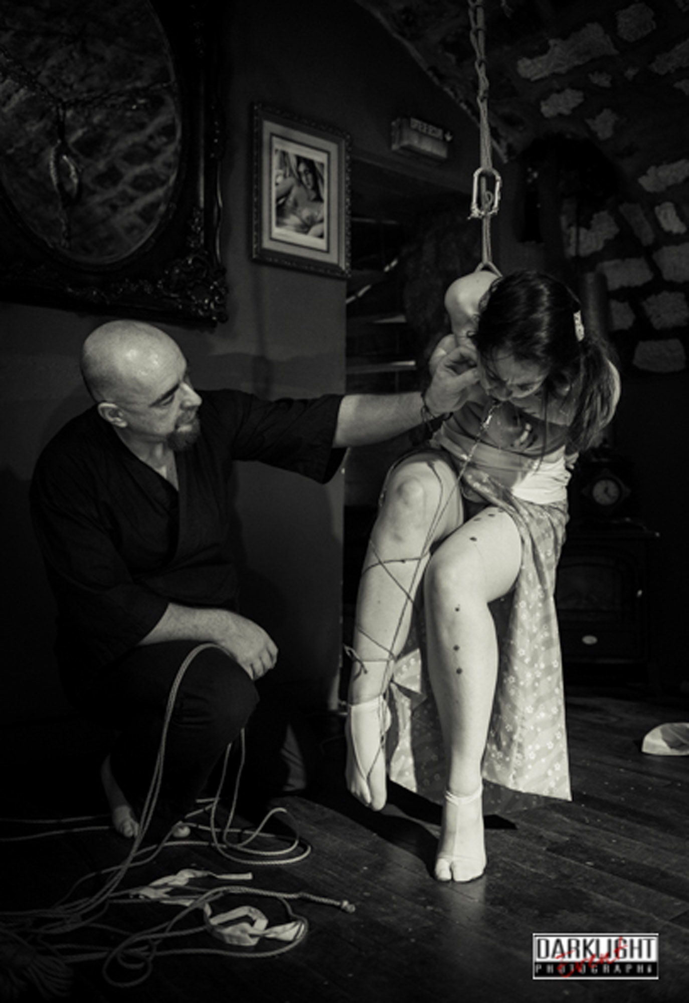 https://wykd.com/wp-content/uploads/2018/06/Kinbaku-rope-bondage-suspension-show-in-Paris-2013-182-20131124.jpg