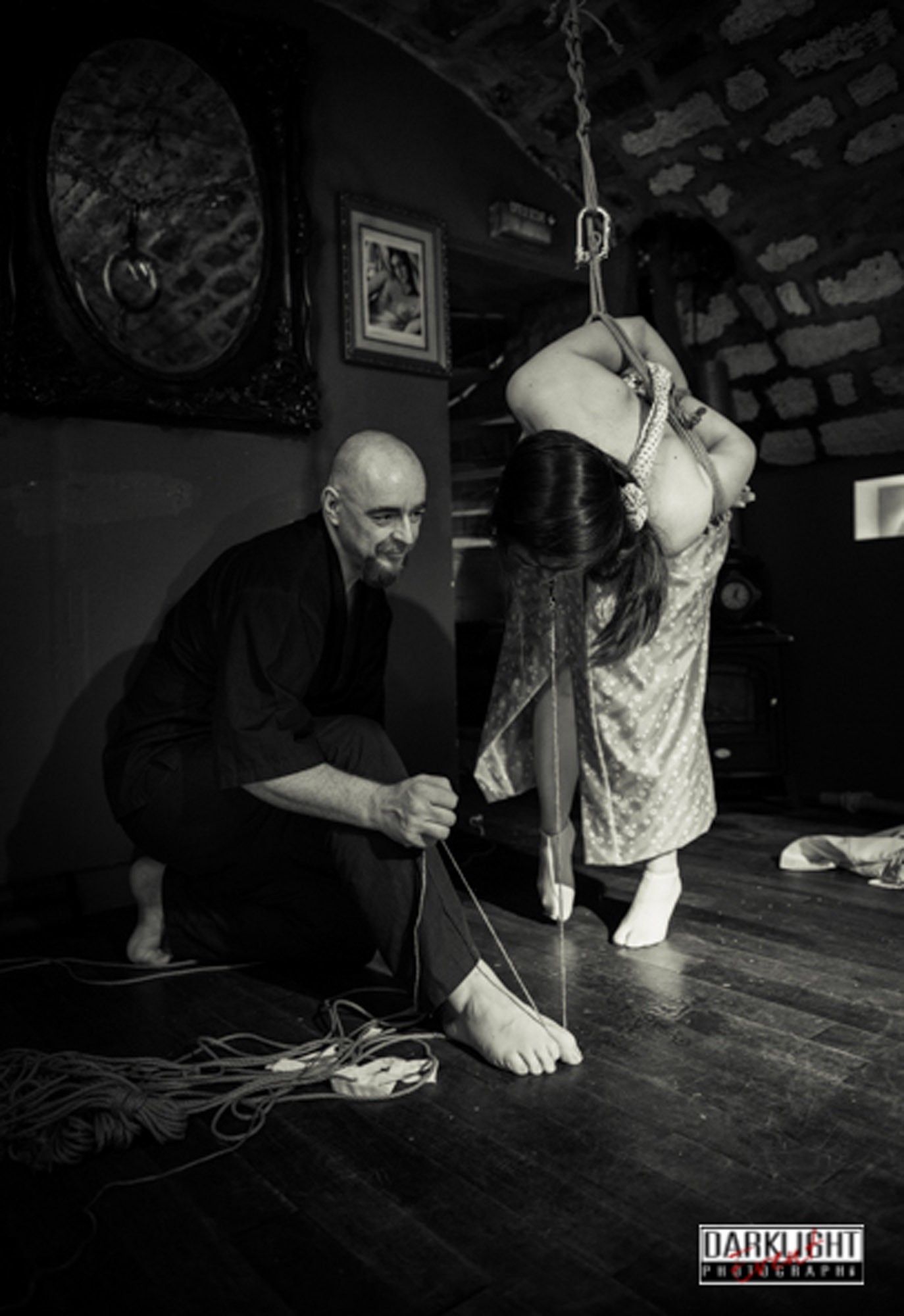 https://wykd.com/wp-content/uploads/2018/06/Kinbaku-rope-bondage-suspension-show-in-Paris-2013-191-20131124.jpg