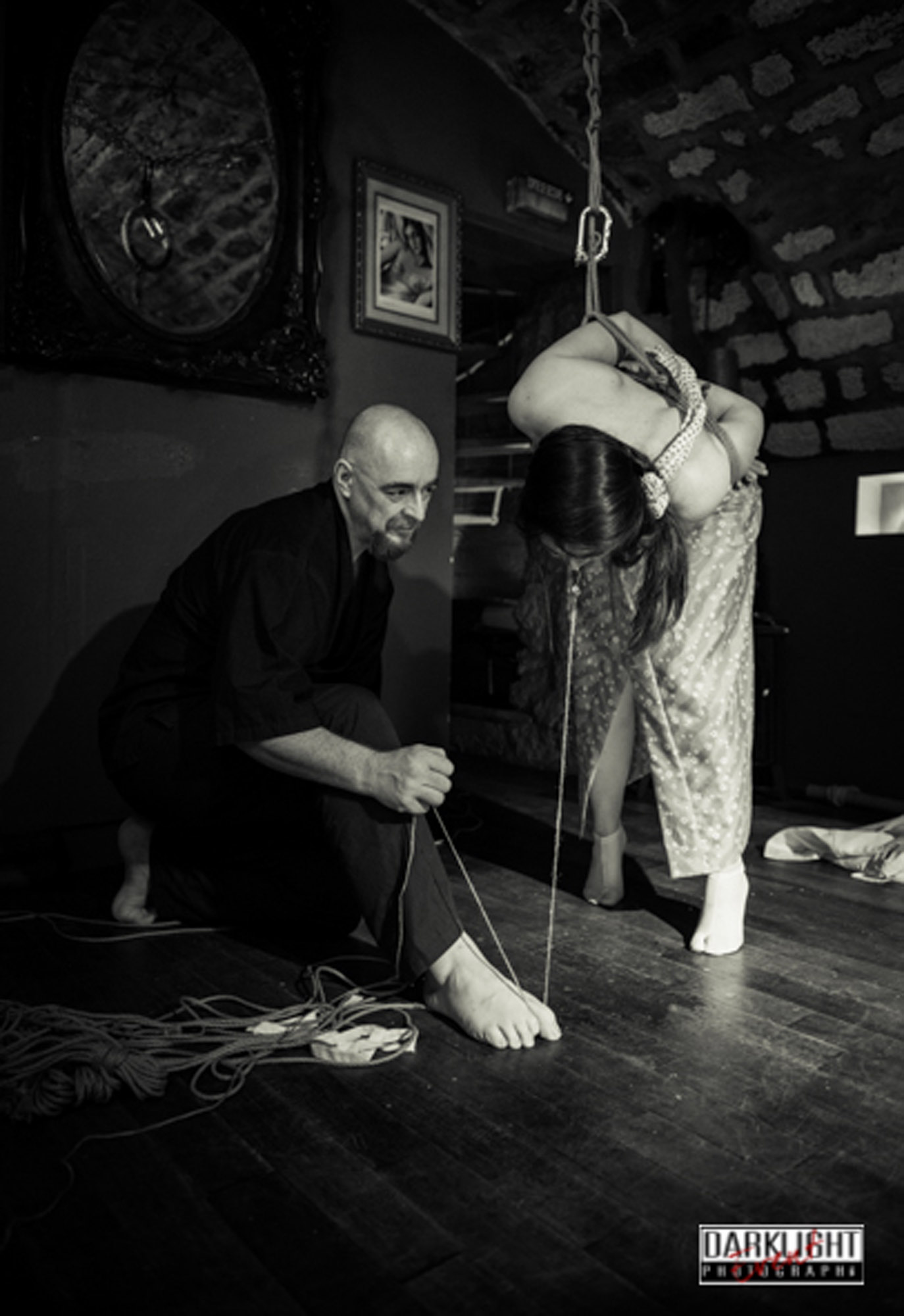 https://wykd.com/wp-content/uploads/2018/06/Kinbaku-rope-bondage-suspension-show-in-Paris-2013-196-20131124.jpg