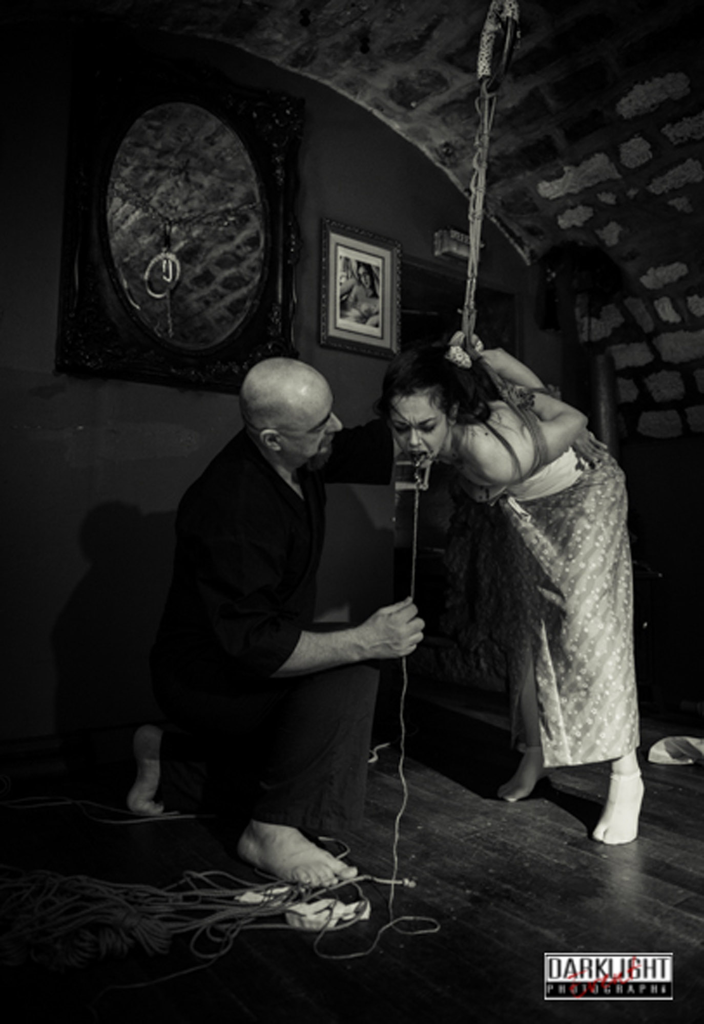 https://wykd.com/wp-content/uploads/2018/06/Kinbaku-rope-bondage-suspension-show-in-Paris-2013-199-20131124.jpg