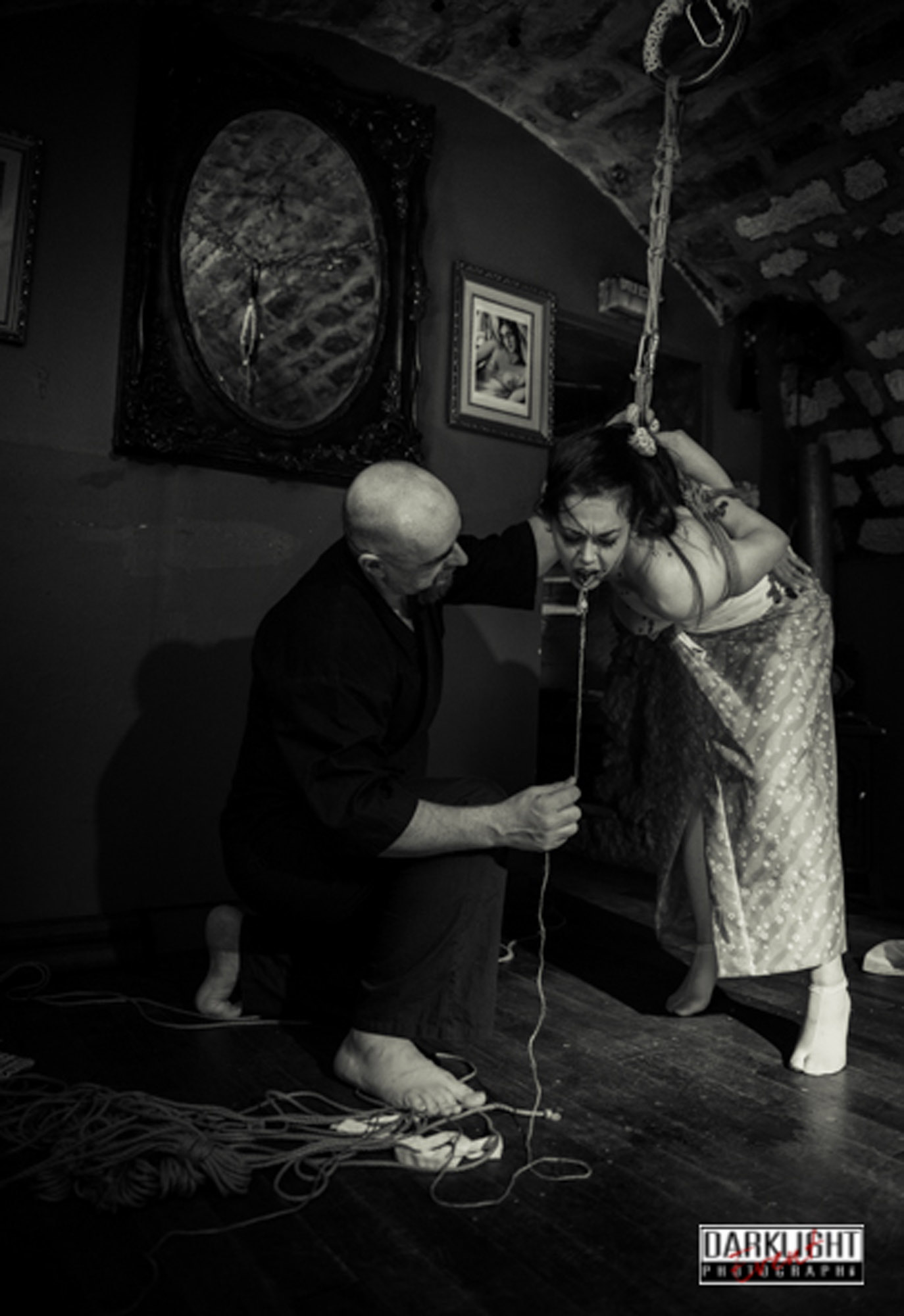 https://wykd.com/wp-content/uploads/2018/06/Kinbaku-rope-bondage-suspension-show-in-Paris-2013-200-20131124.jpg