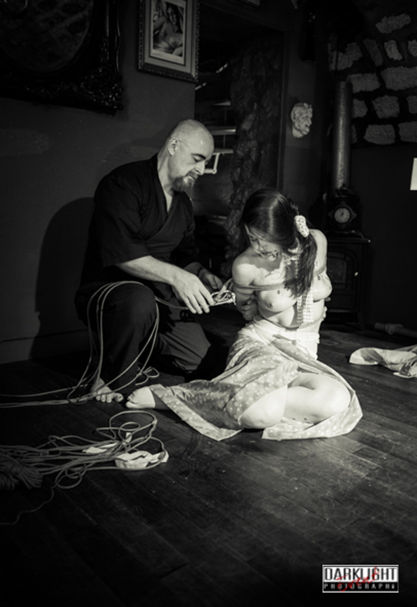 https://wykd.com/wp-content/uploads/2018/06/Kinbaku-rope-bondage-suspension-show-in-Paris-2013-225-20131124.jpg