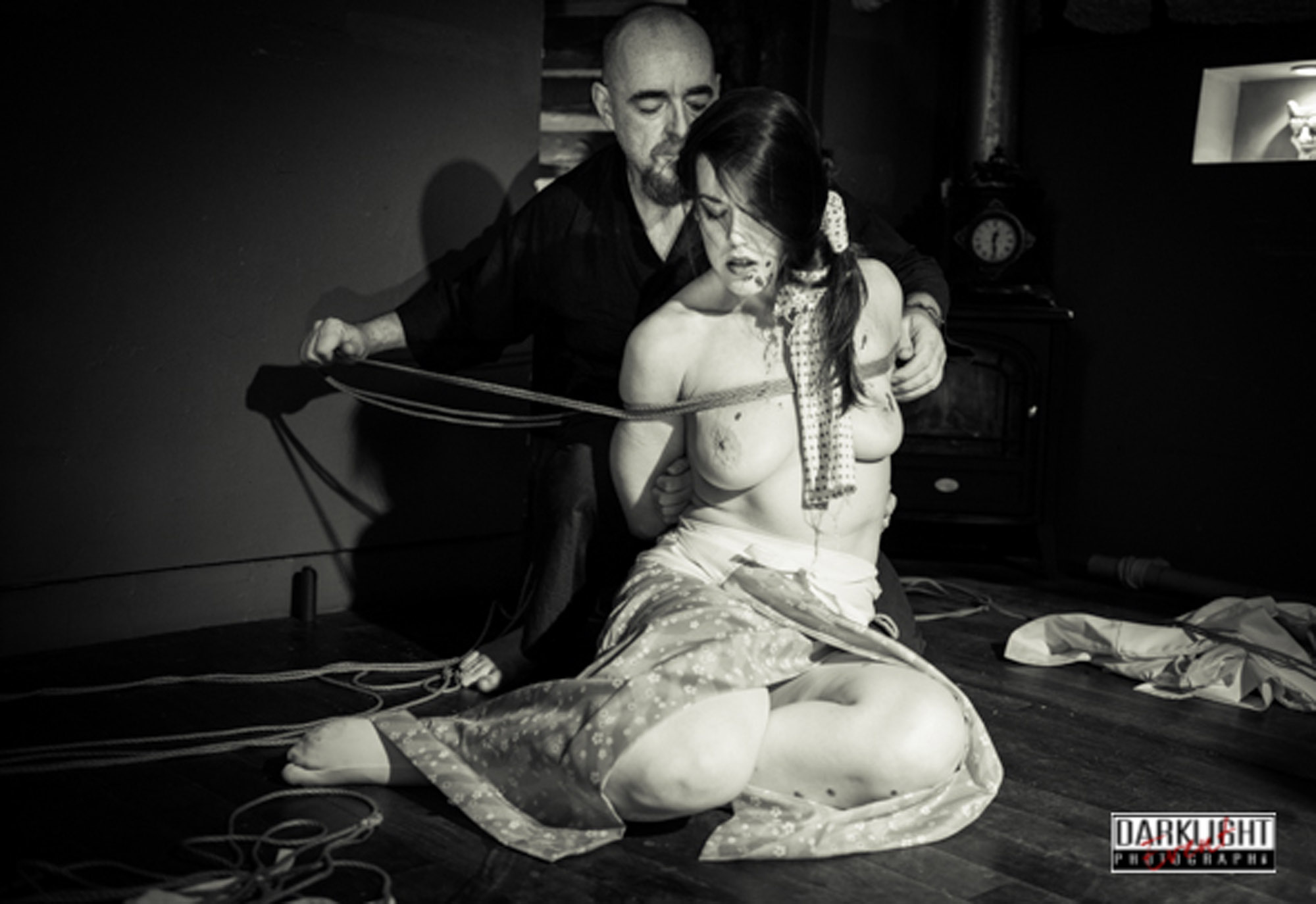 https://wykd.com/wp-content/uploads/2018/06/Kinbaku-rope-bondage-suspension-show-in-Paris-2013-250-20131124.jpg