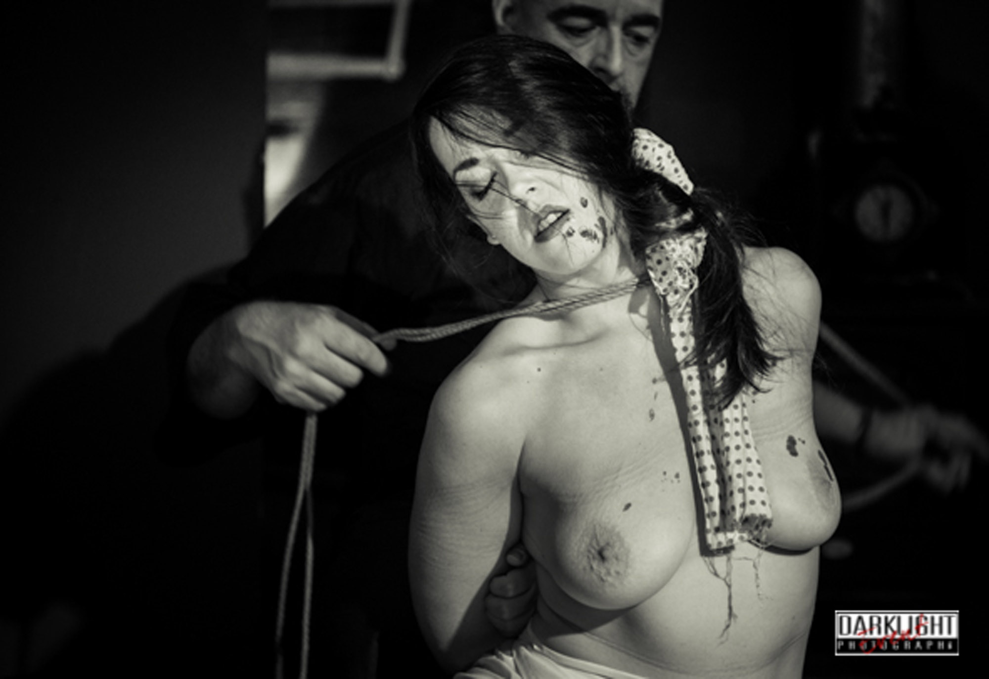 https://wykd.com/wp-content/uploads/2018/06/Kinbaku-rope-bondage-suspension-show-in-Paris-2013-258-20131124.jpg