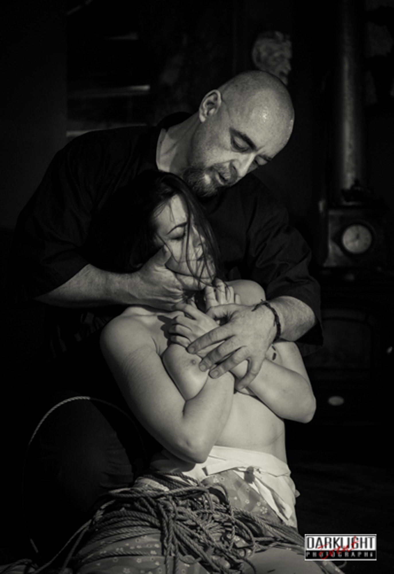 https://wykd.com/wp-content/uploads/2018/06/Kinbaku-rope-bondage-suspension-show-in-Paris-2013-278-20131124.jpg